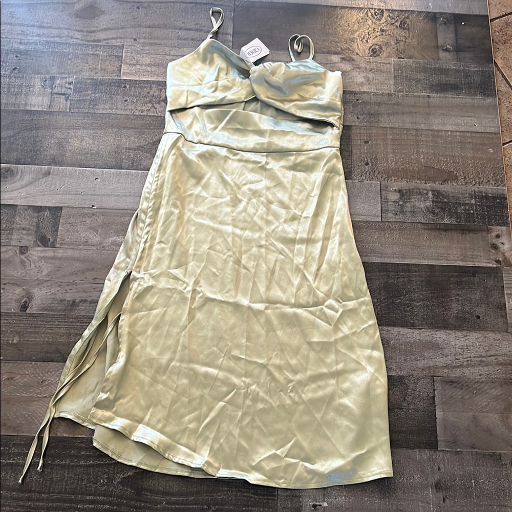 Cider Elegant Satin Dress in Light‎ Green